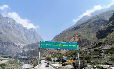 mana village; last indian village mana; mana village near Badrinath Temple